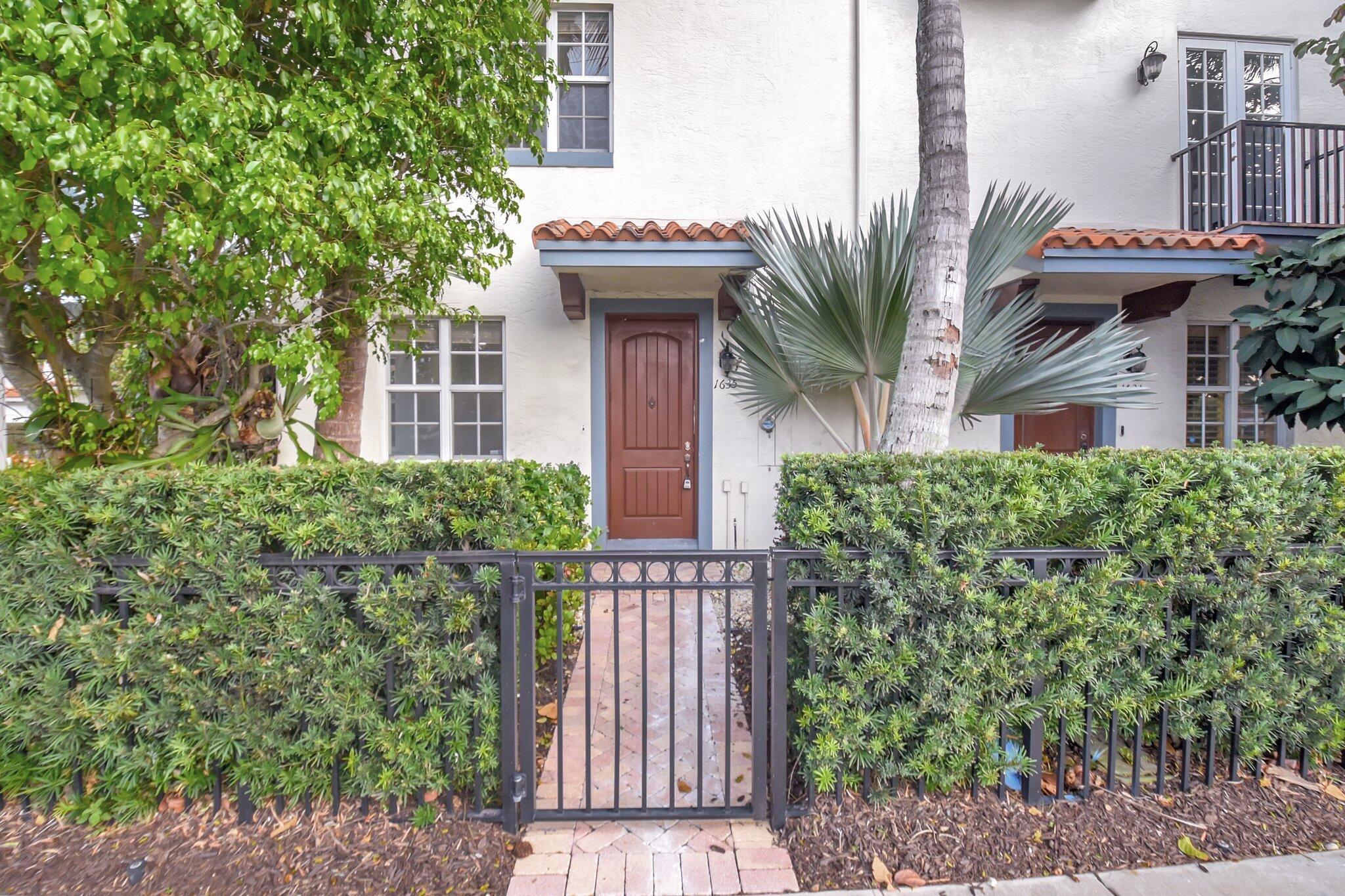 OLD PALM GROVE - Residential Lease