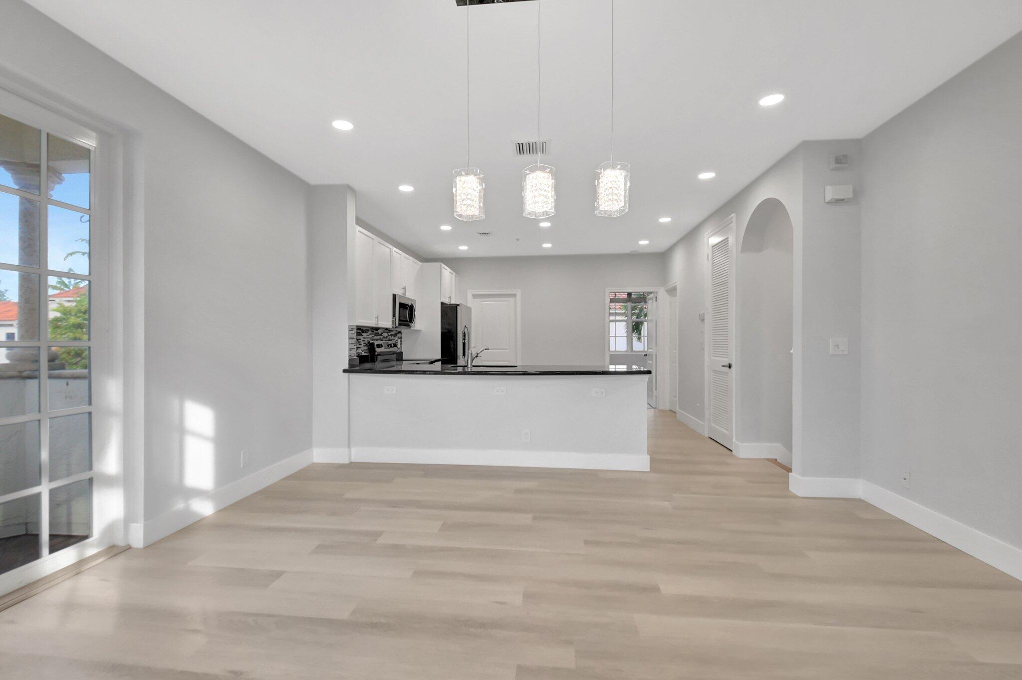 OLD PALM GROVE - Residential Lease