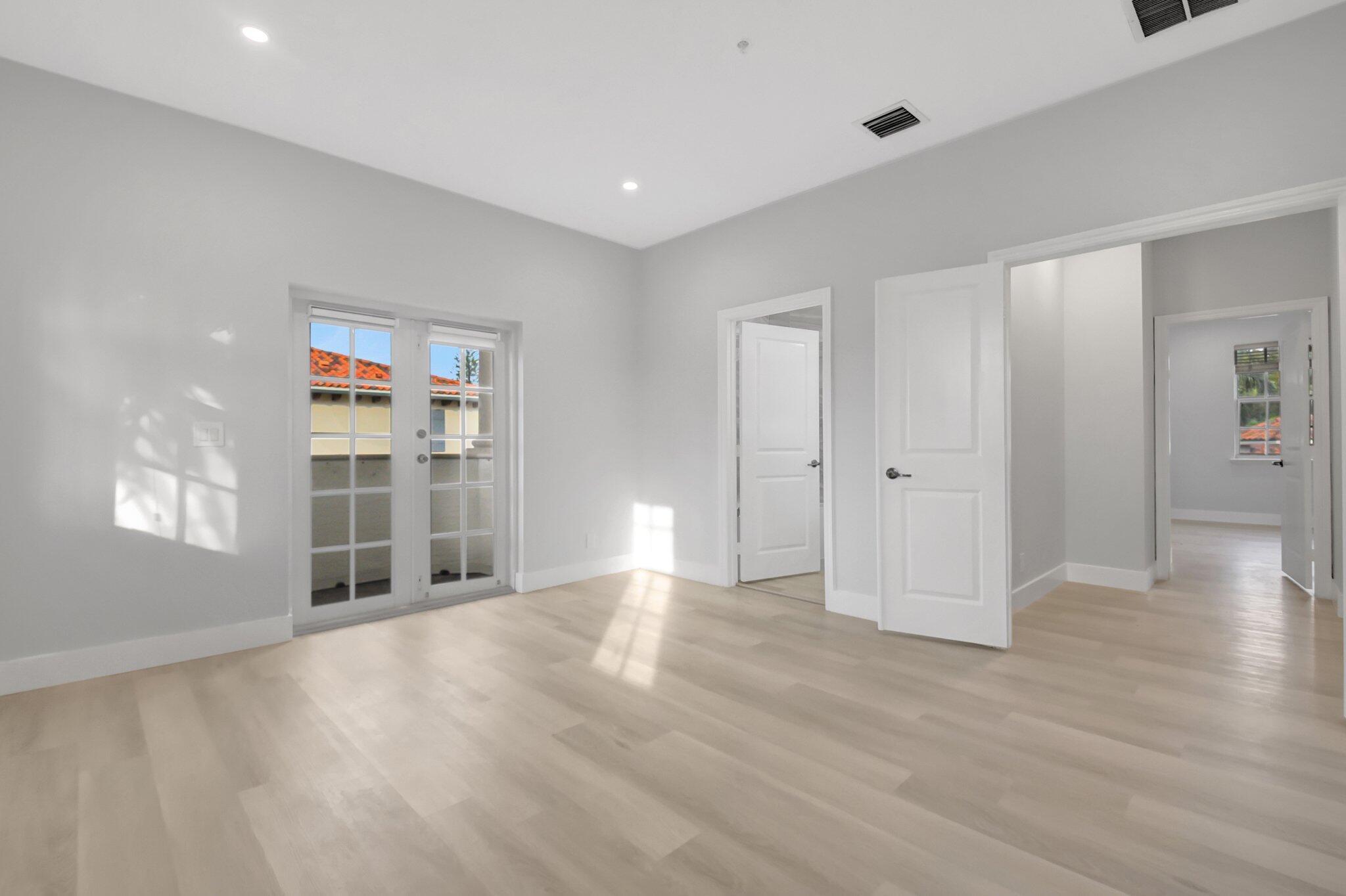 OLD PALM GROVE - Residential Lease