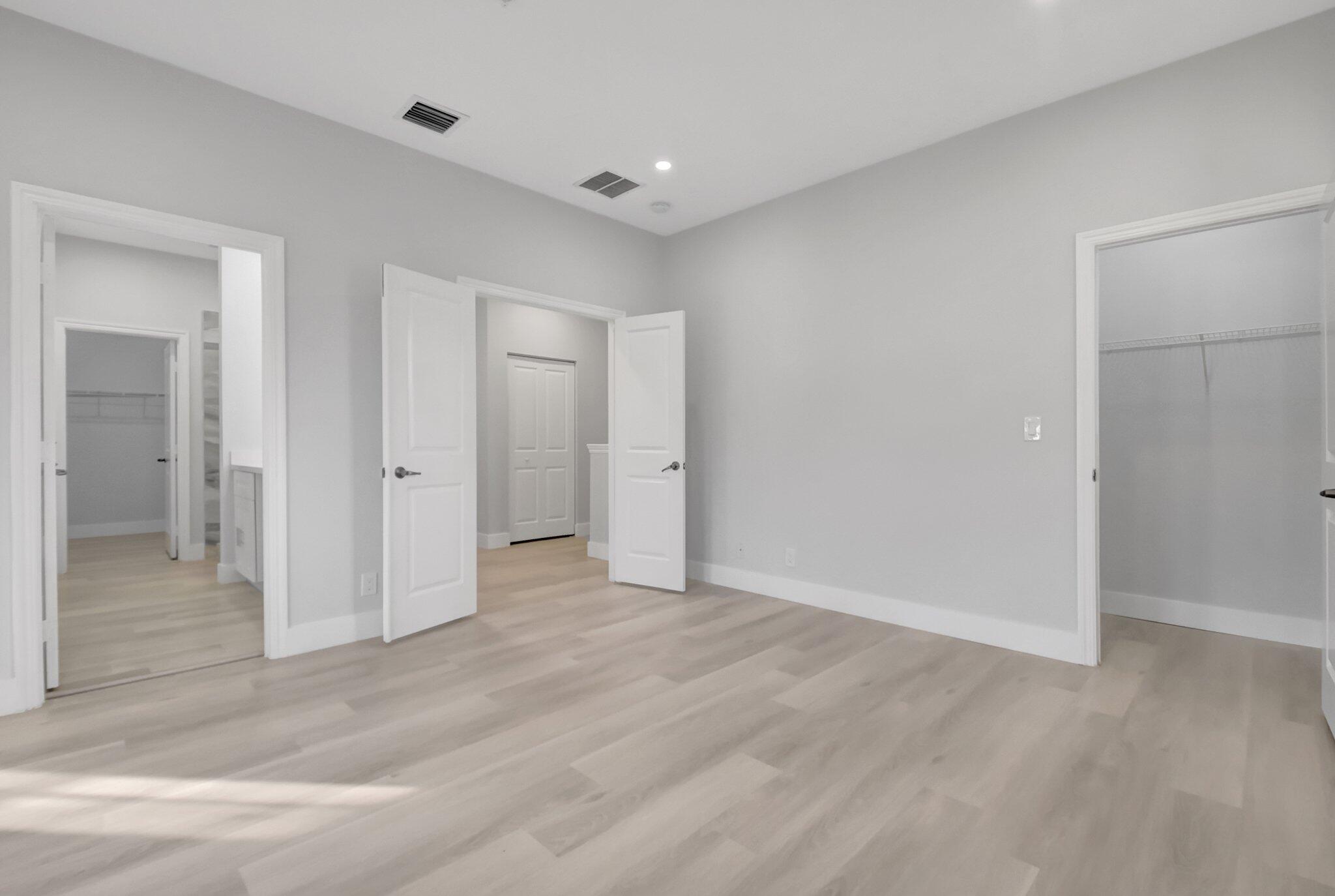 OLD PALM GROVE - Residential Lease