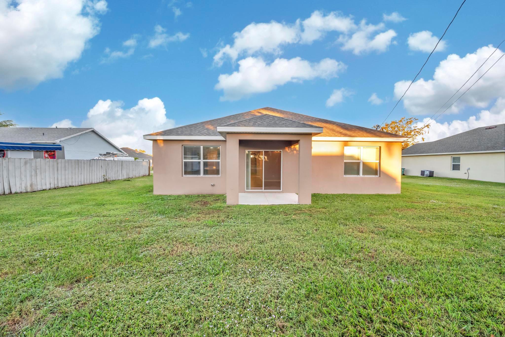 PORT ST LUCIE SECTION 40 - Residential Lease