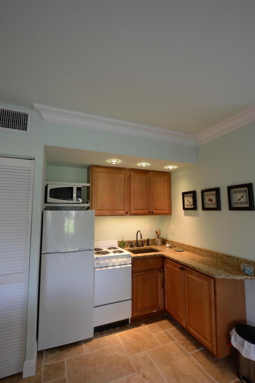 TENNIS LODGES 1 CONDO - Residential Lease