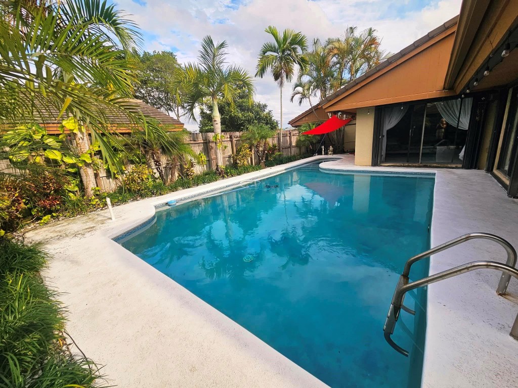 19975 NE 10th Place Way