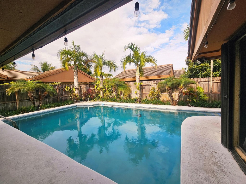 Sky Lake Villas - Residential