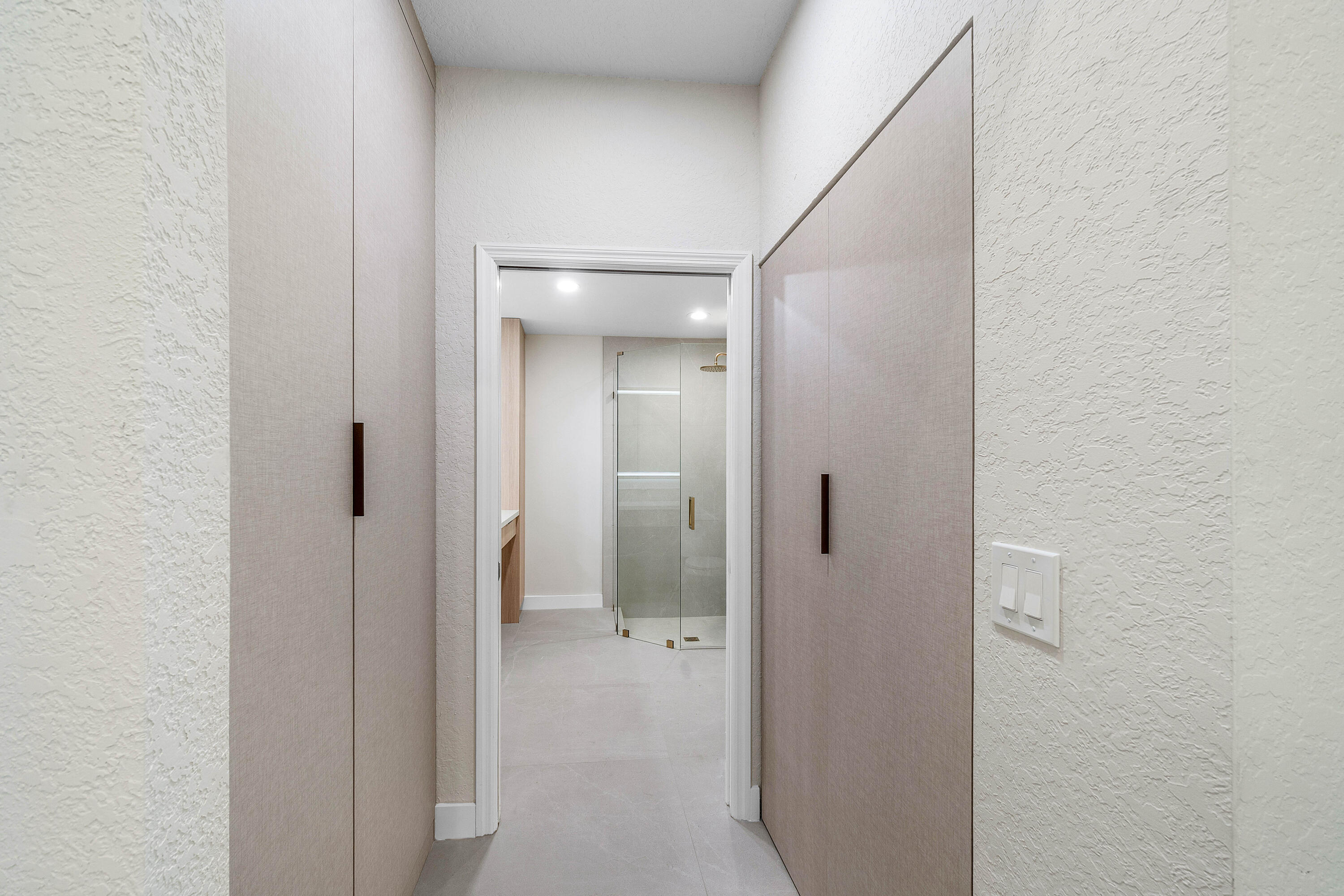 FLORAL LAKES - Residential