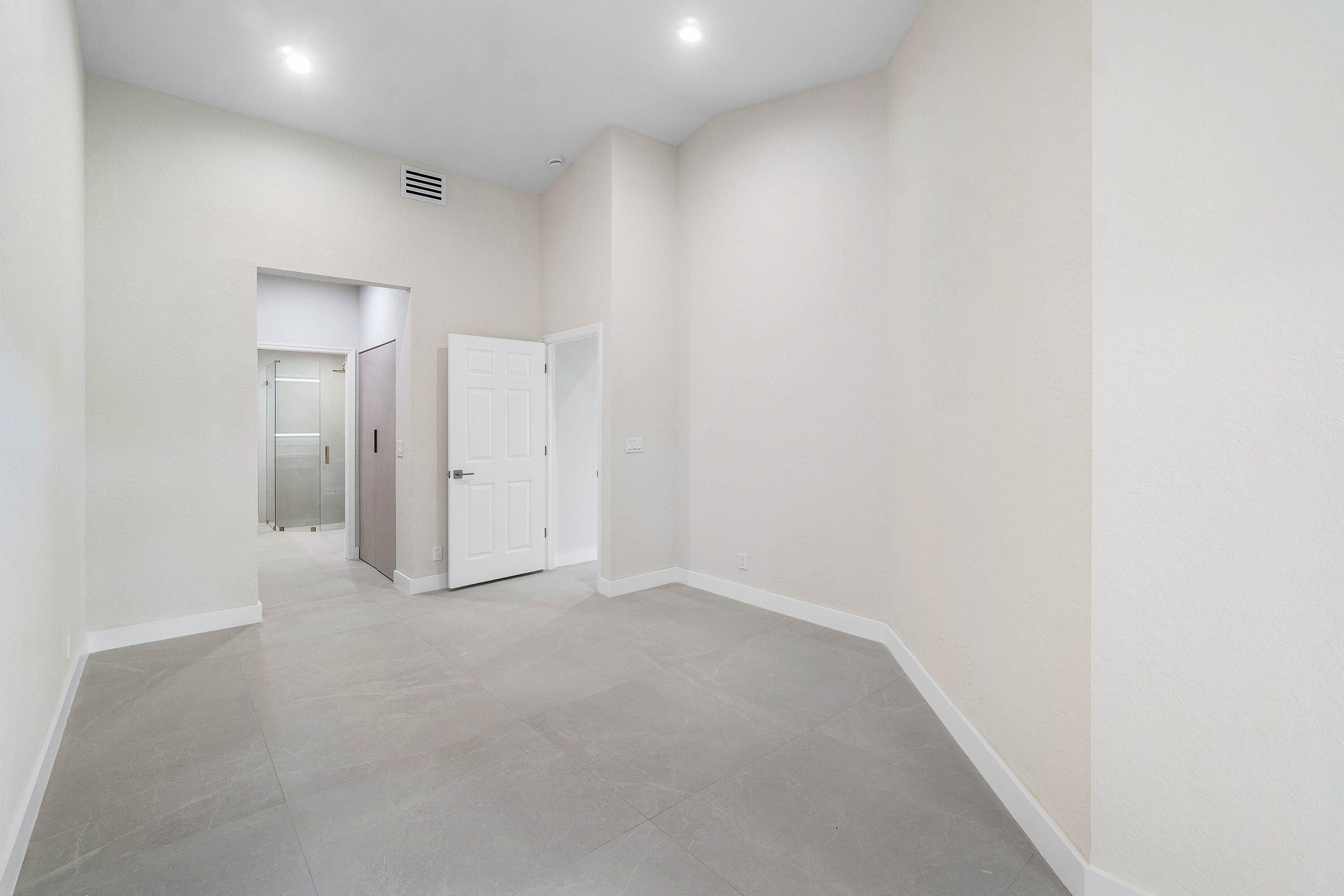 FLORAL LAKES - Residential