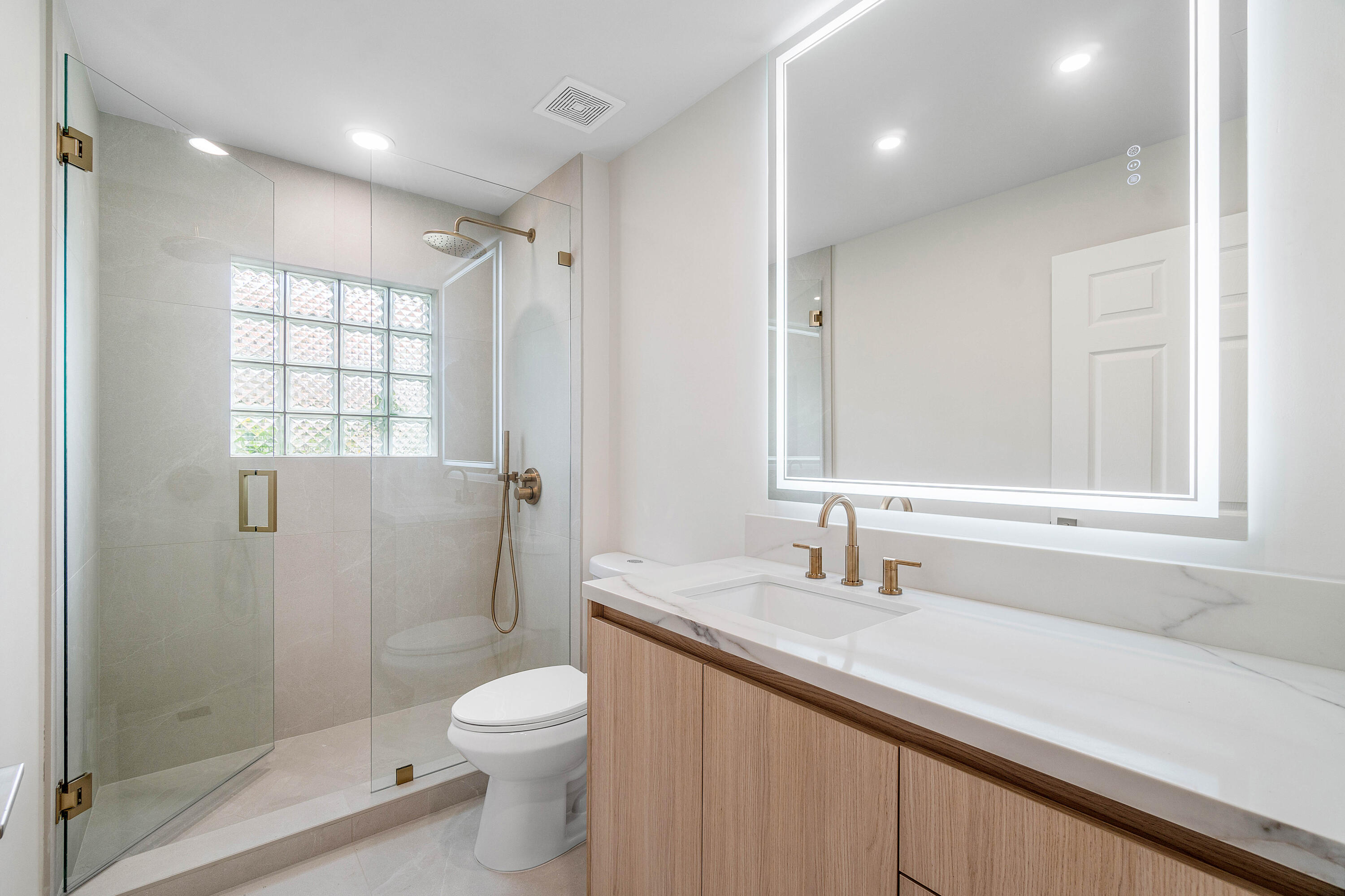 FLORAL LAKES - Residential