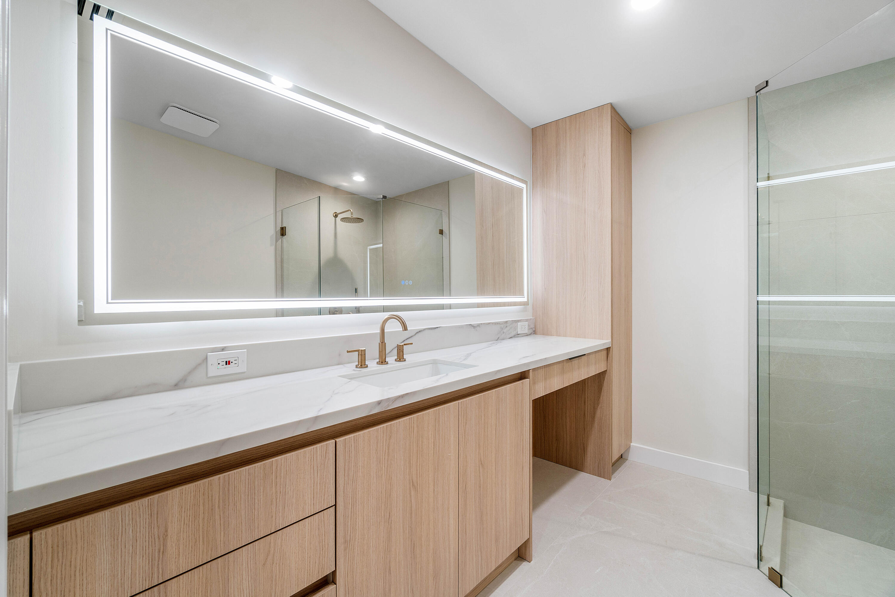 FLORAL LAKES - Residential