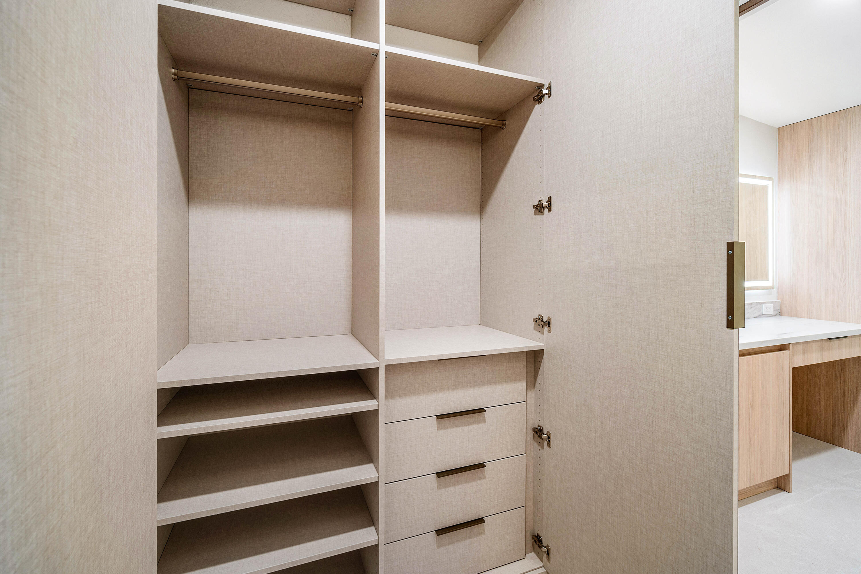 FLORAL LAKES - Residential