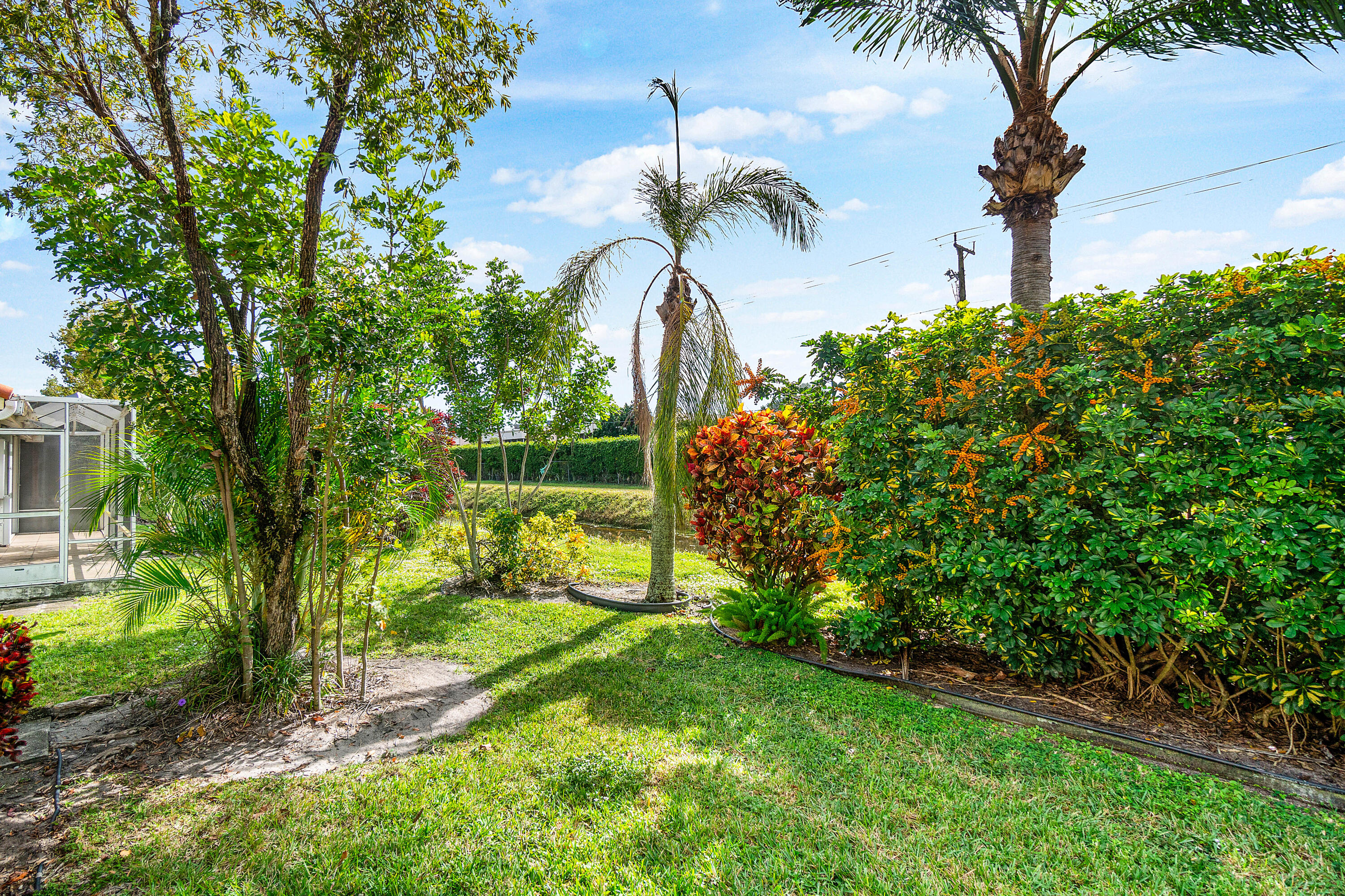 FLORAL LAKES - Residential