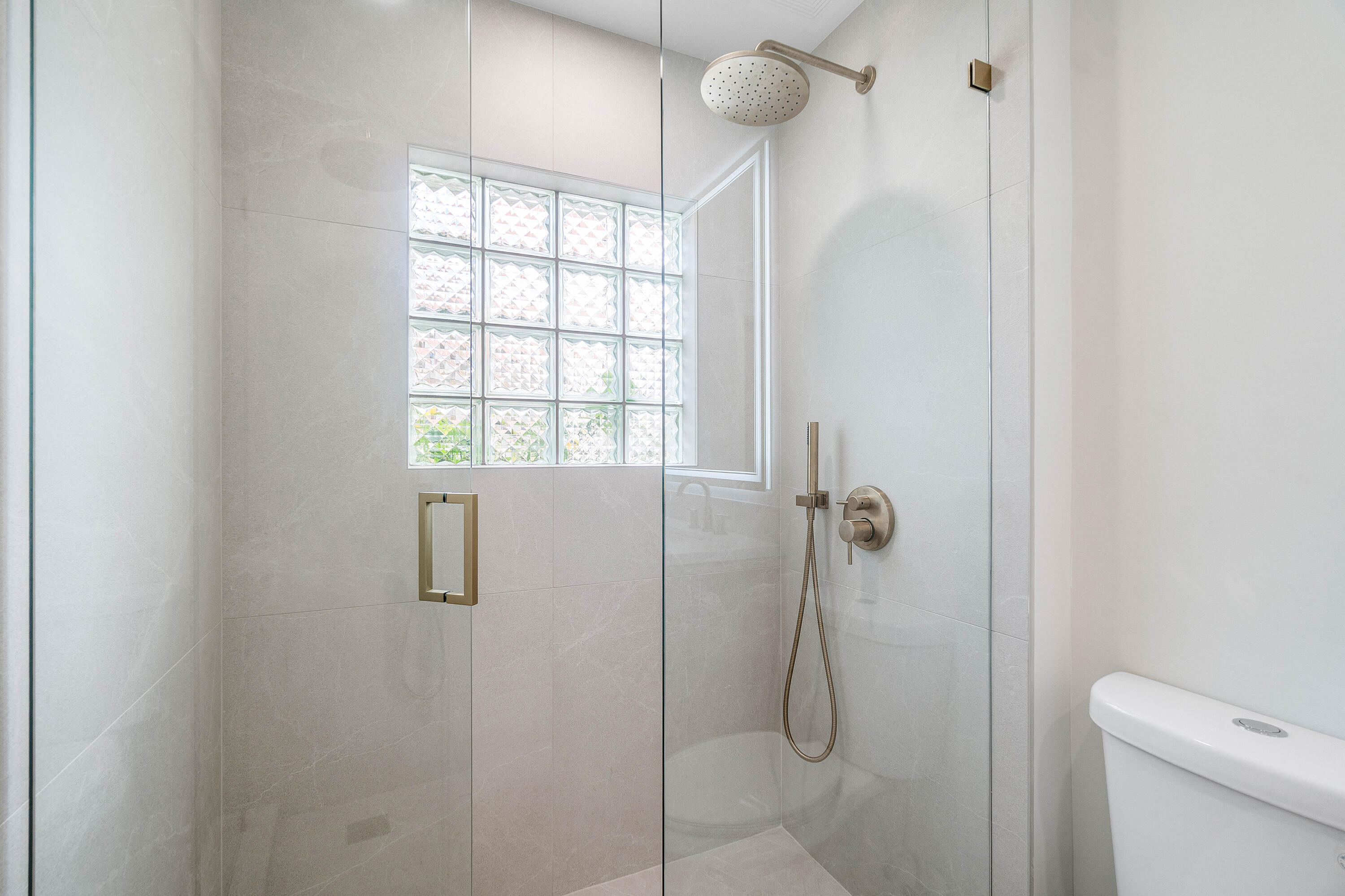 FLORAL LAKES - Residential