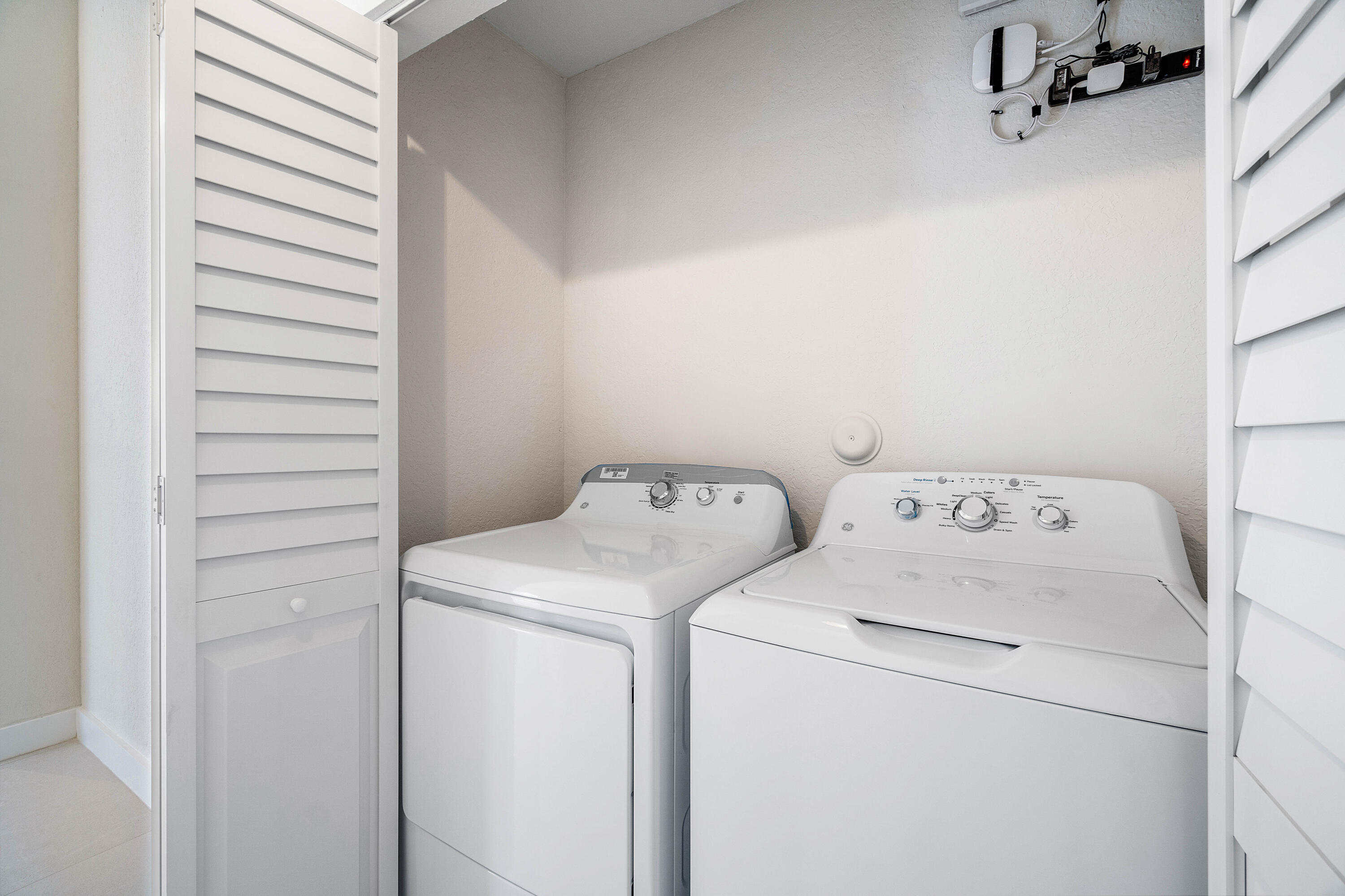 FLORAL LAKES - Residential