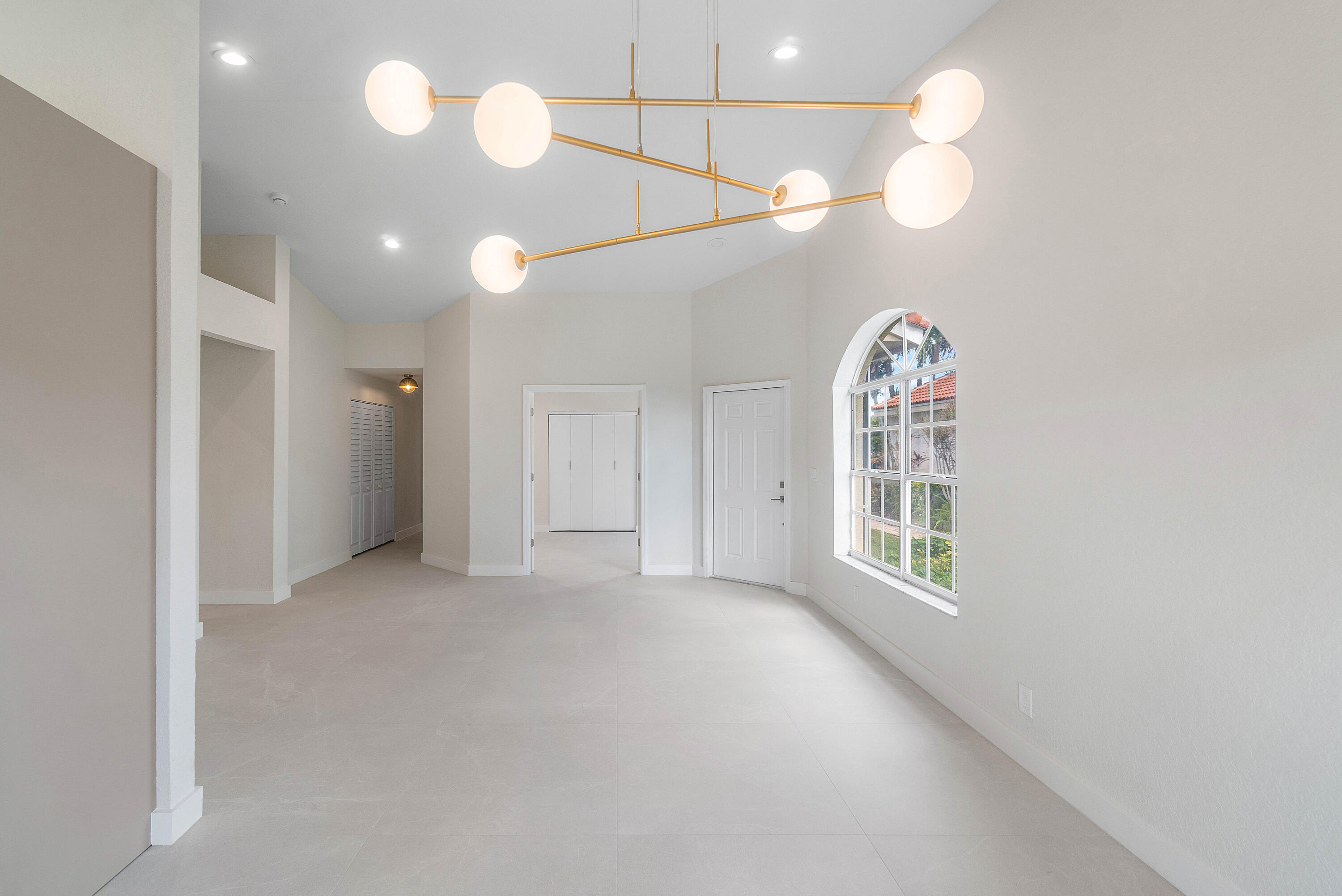 FLORAL LAKES - Residential