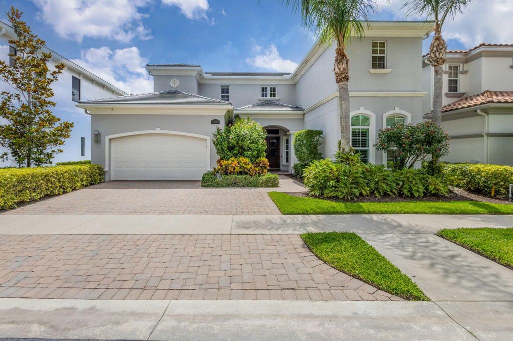 Photo of 128 Siesta Way, Palm Beach Gardens, FL 33418 (MLS # R11149184)