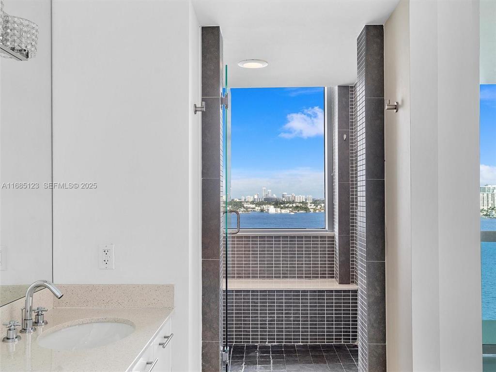 CIELO ON THE BAY CONDO - Residential Lease