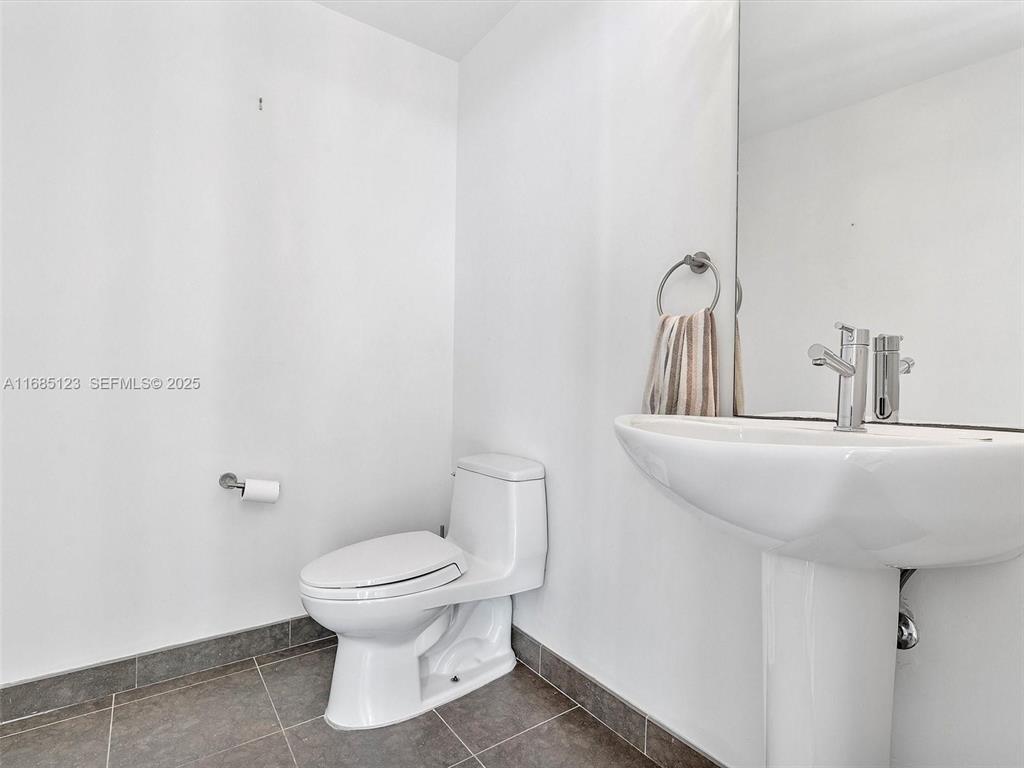 CIELO ON THE BAY CONDO - Residential Lease