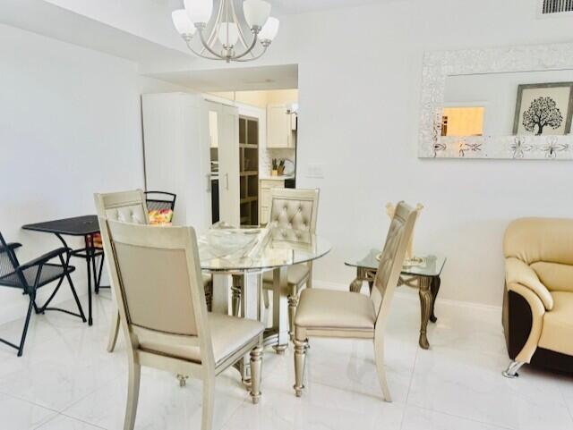 ROYAL SAXON INC - Residential Lease