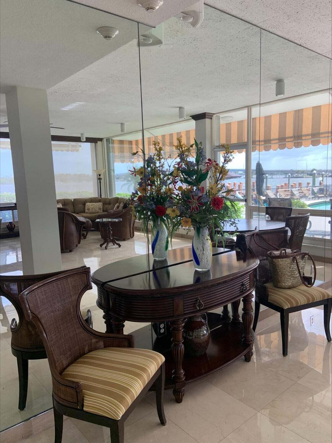 ROYAL SAXON INC - Residential Lease