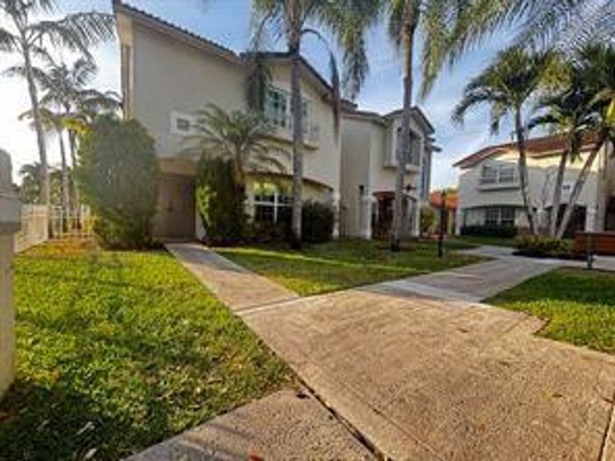 Beautifull Town House in the Heart of Pembroke Pines Community, The Images Community, Central Air, electric heat, 3 bedrooms 2.5 bathrooms, Kitchen with washer and dryer, pantry closet, water heater French doors to patio and a storage room.  Ample Living room, half bathroom downstair and Up-stairs features 3 bedrooms two bathrooms, Master bedroom with walking closet and a regular closet. Central A/C System, A pet friendly community. NEAR MEMORIAL HOSPITAL PEMBROKE, SHOPING MALLS AND MAJOR HIGHWAYS, A RATED SCHOOLS.Purchase this property for $455,000.00 and you will get $35000 credit.