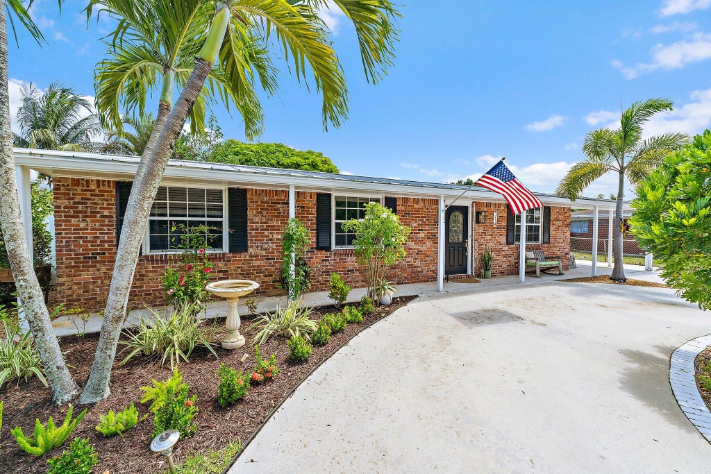 Photo of 314 Fern Street, Jupiter, FL 33458 (MLS # R11106914)