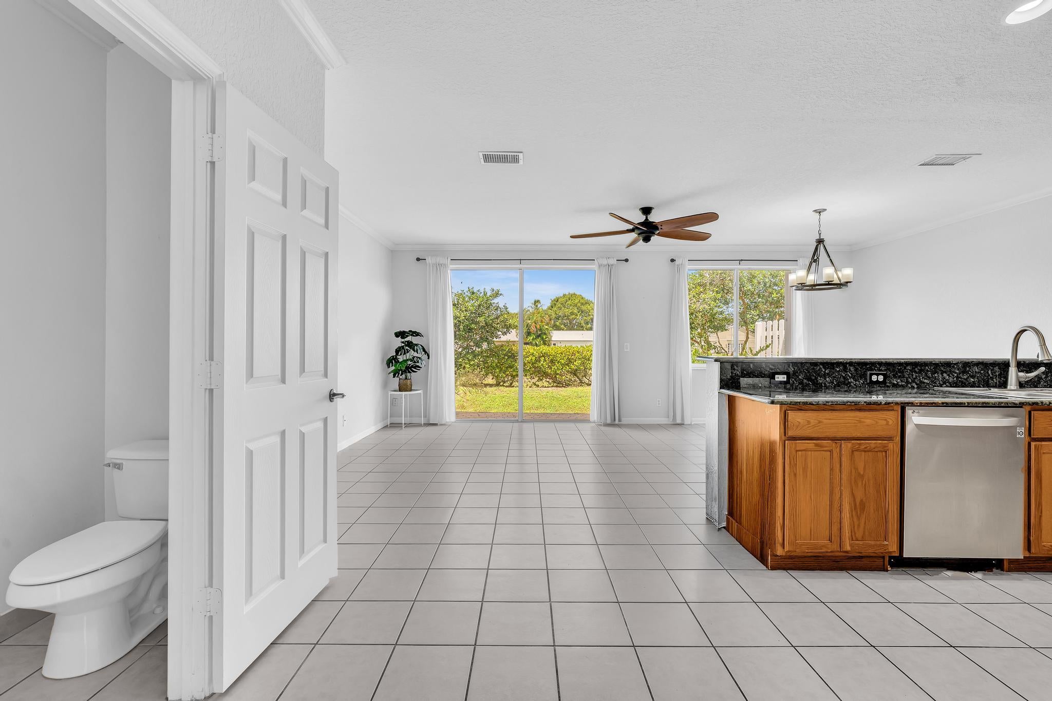 3028 N EVERGREEN Circle