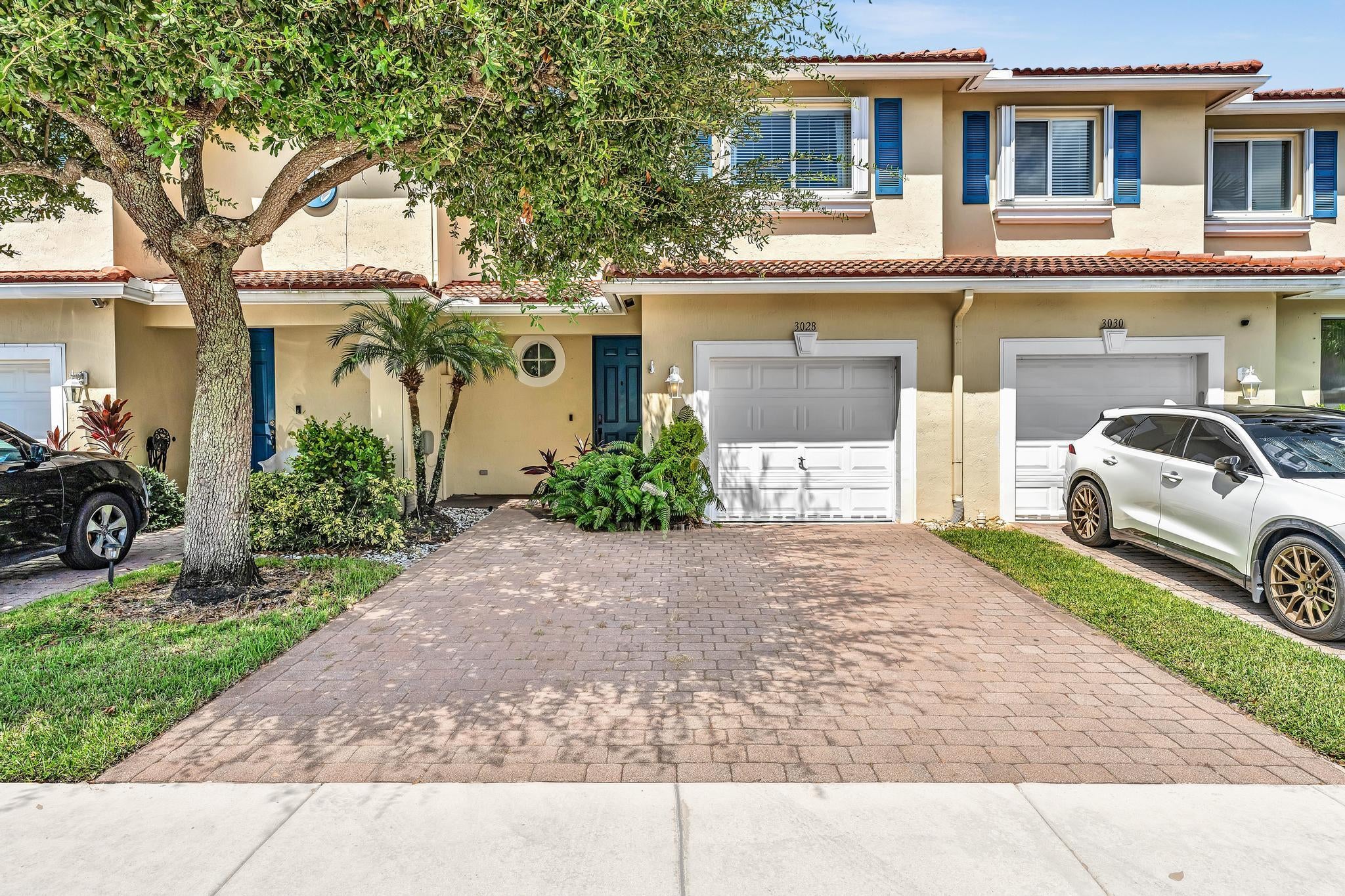 3028 N EVERGREEN Circle