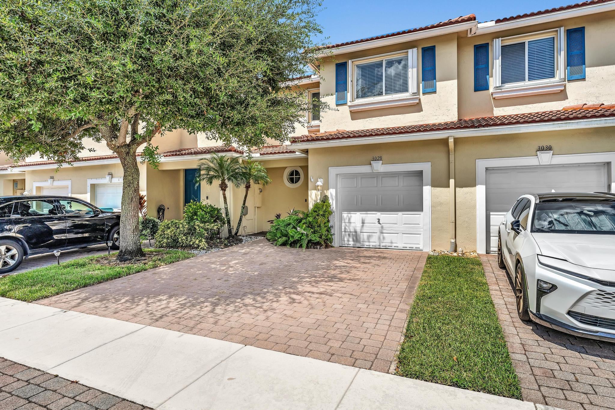 3028 N EVERGREEN Circle