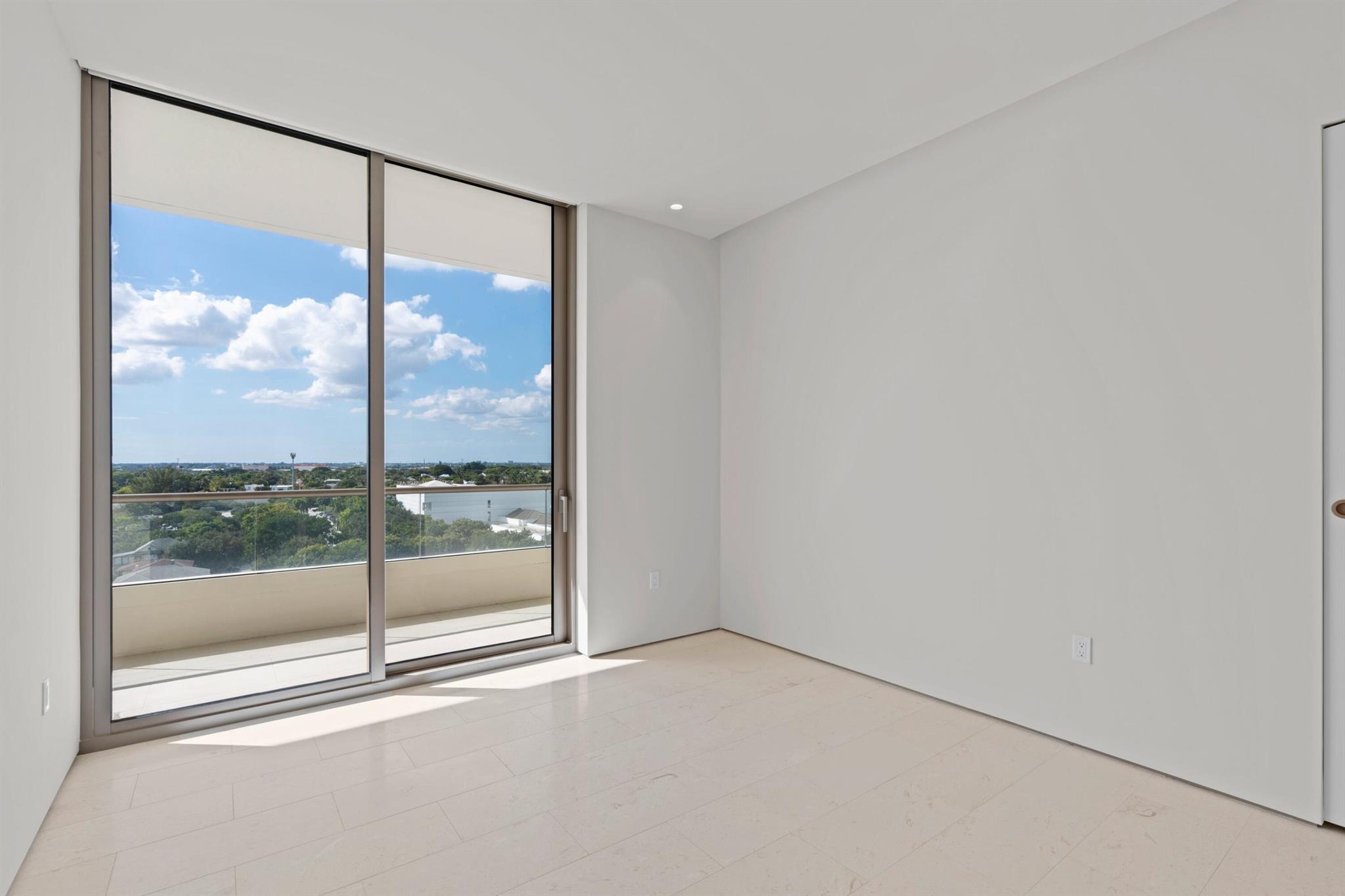 La Clara - Residential