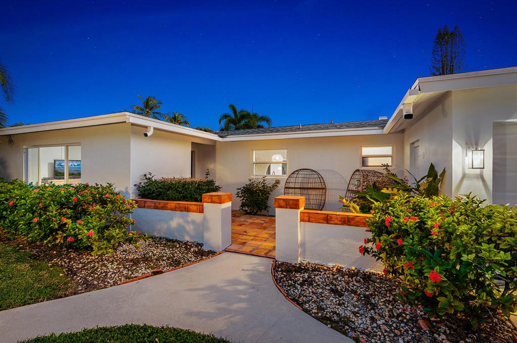 TEQUESTA IN PB 25 PGS 7 TO 15 INC - Residential