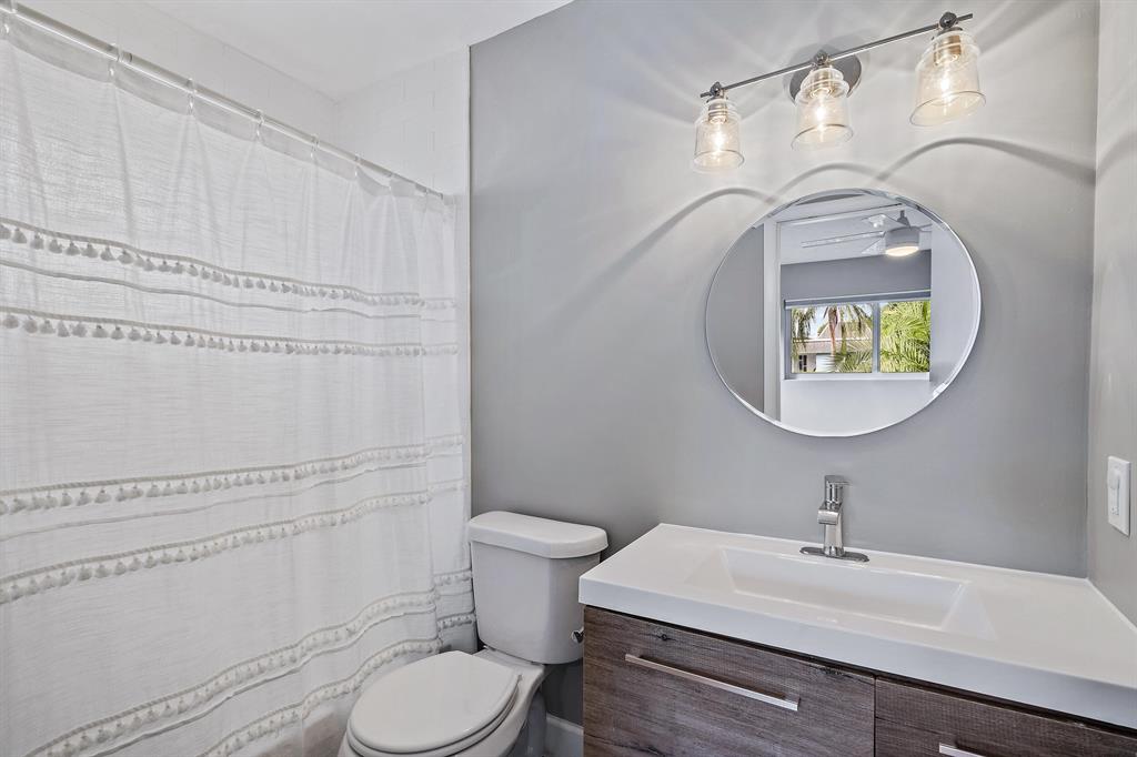 TEQUESTA IN PB 25 PGS 7 TO 15 INC - Residential