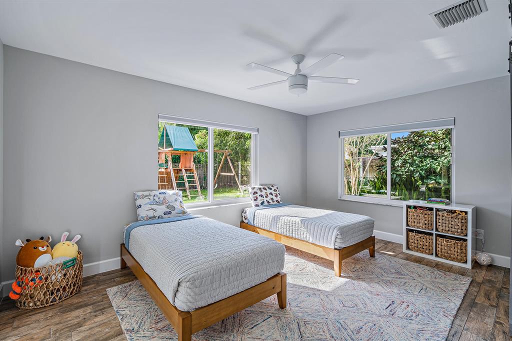 TEQUESTA IN PB 25 PGS 7 TO 15 INC - Residential