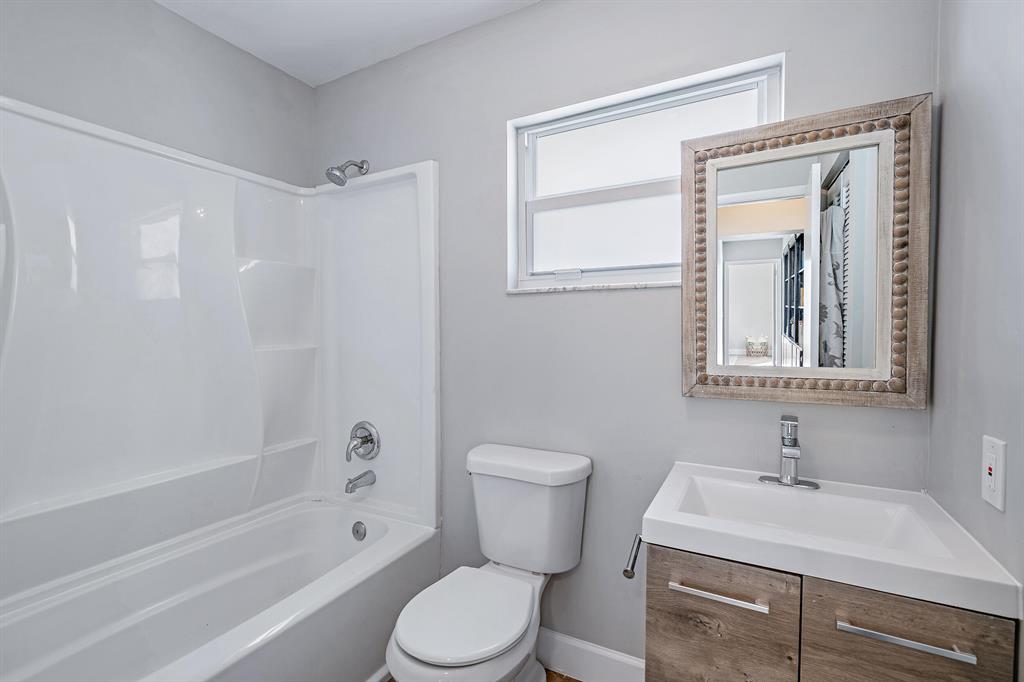 TEQUESTA IN PB 25 PGS 7 TO 15 INC - Residential