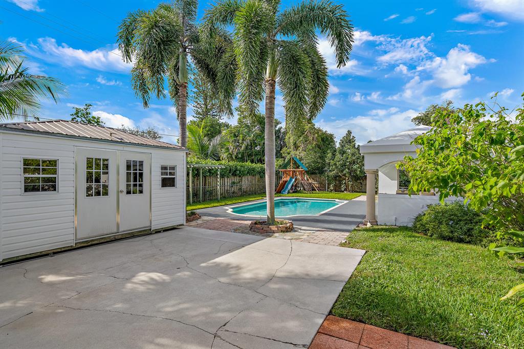 TEQUESTA IN PB 25 PGS 7 TO 15 INC - Residential