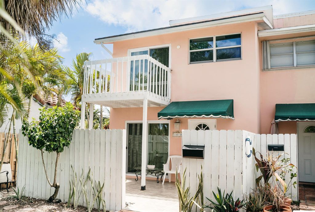 Photo of 1918 NE 6th Street, Deerfield Beach, FL 33441 (MLS # R11085618)