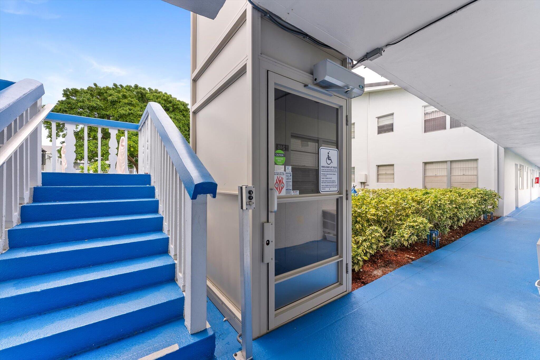 256 MARKHAM L