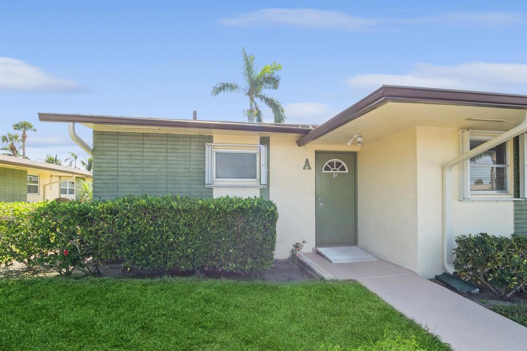 Photo of 2915 Crosley Drive W #A, West Palm Beach, FL 33415 (MLS # R11008461)