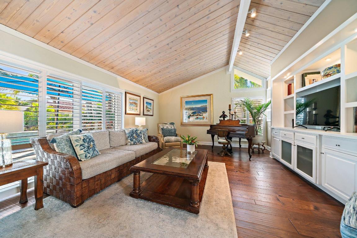 OCEAN WALK PLACE - Residential