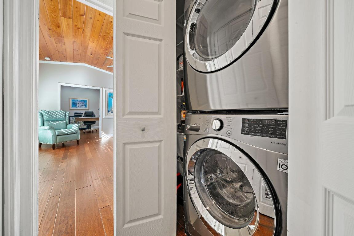 OCEAN WALK PLACE - Residential