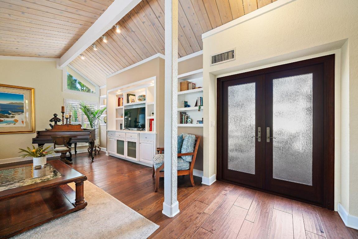 OCEAN WALK PLACE - Residential