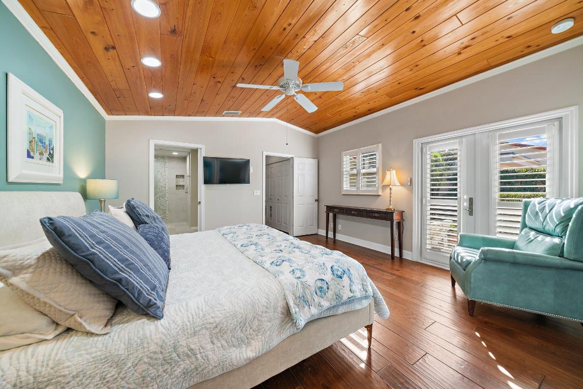 OCEAN WALK PLACE - Residential