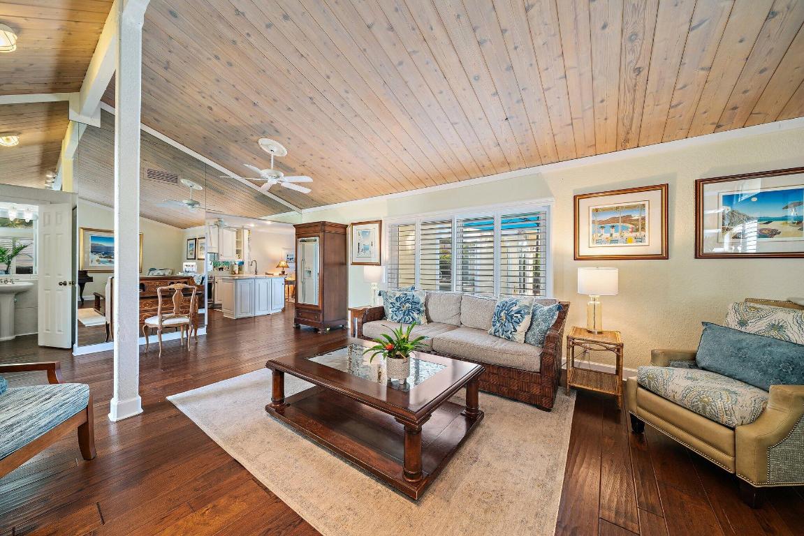 OCEAN WALK PLACE - Residential