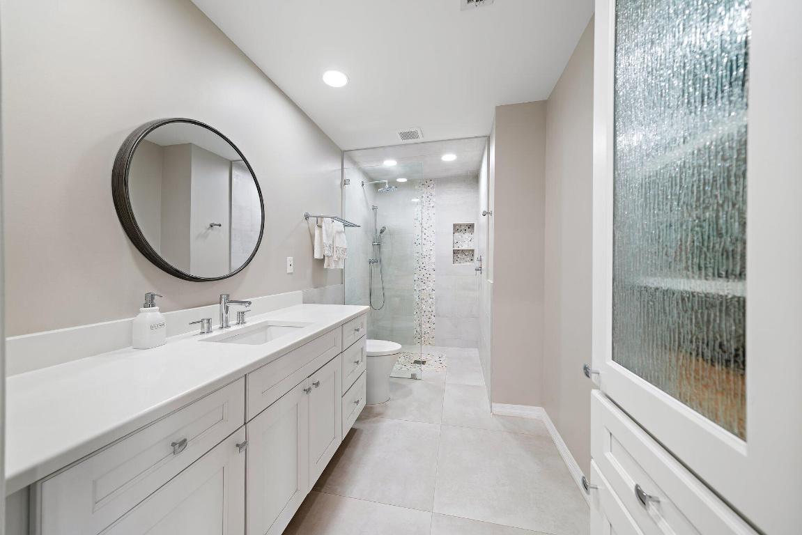 OCEAN WALK PLACE - Residential