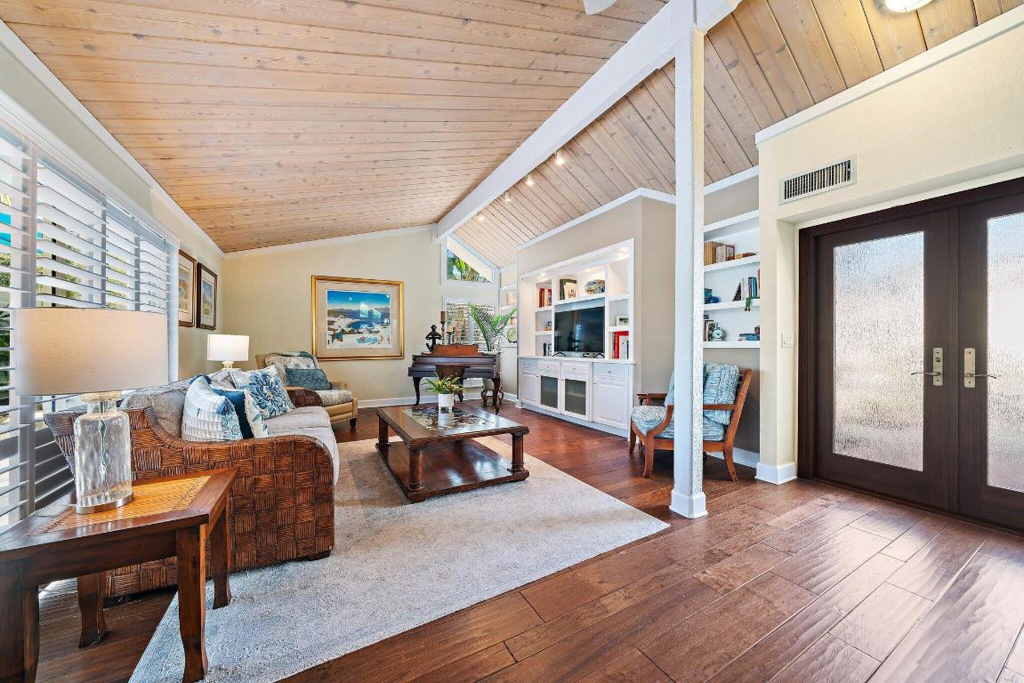 OCEAN WALK PLACE - Residential