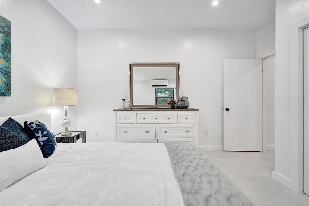 HOLLYWOOD - Residential