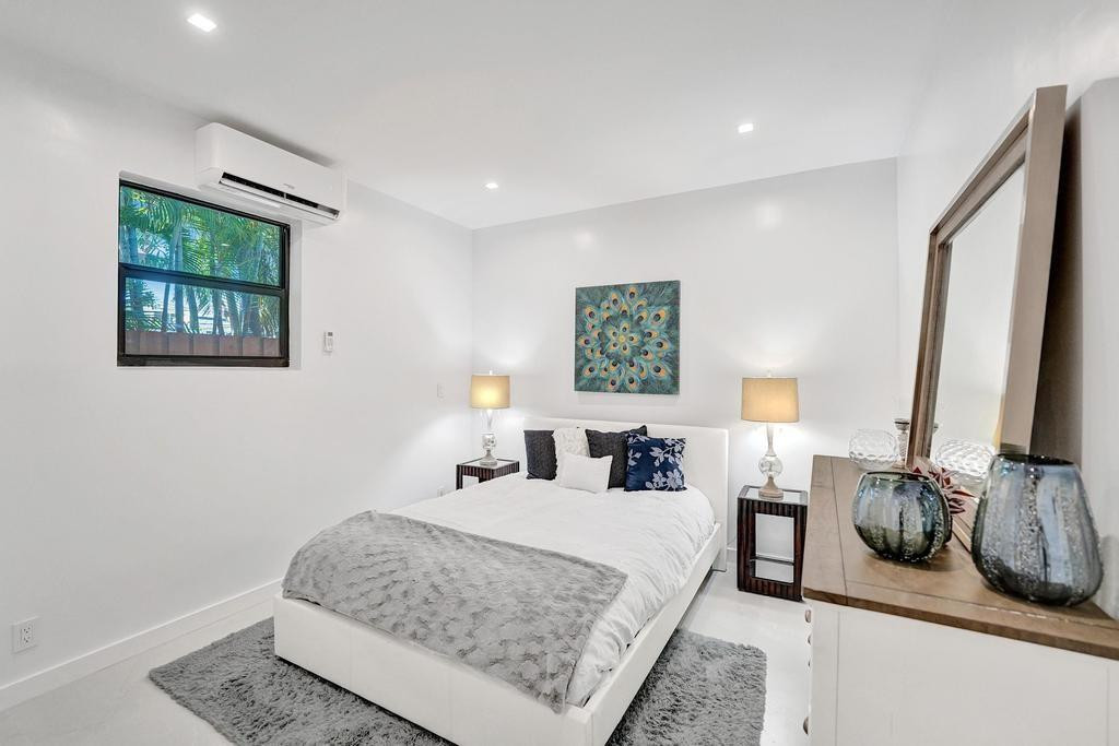 HOLLYWOOD - Residential