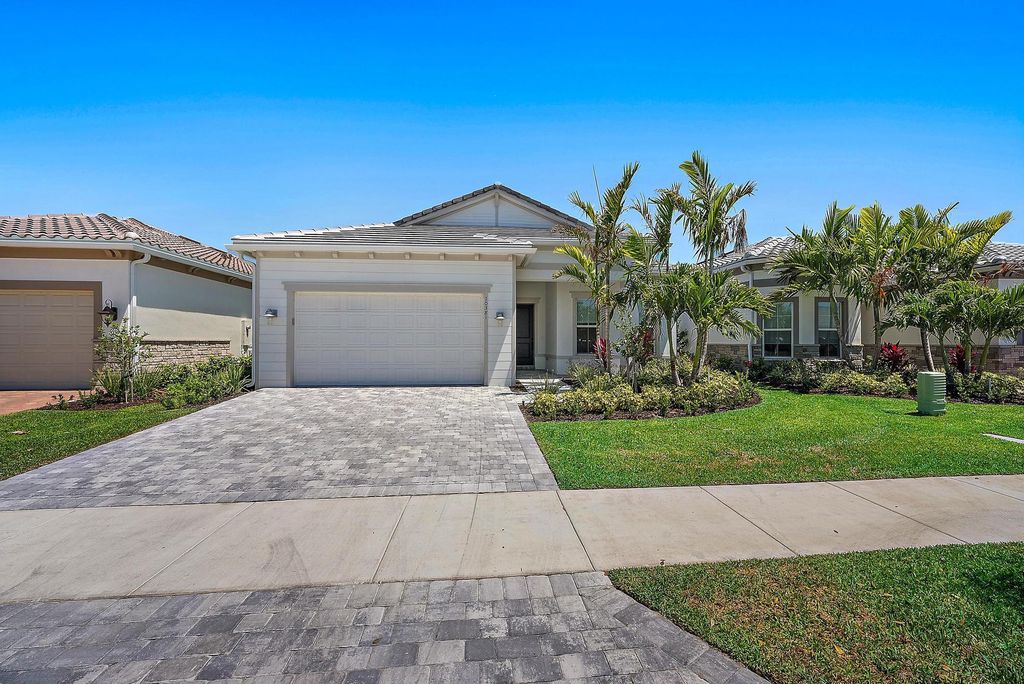 Photo of 10381 Northbrook Circle, Palm Beach Gardens, FL 33412 (MLS # R10990712)