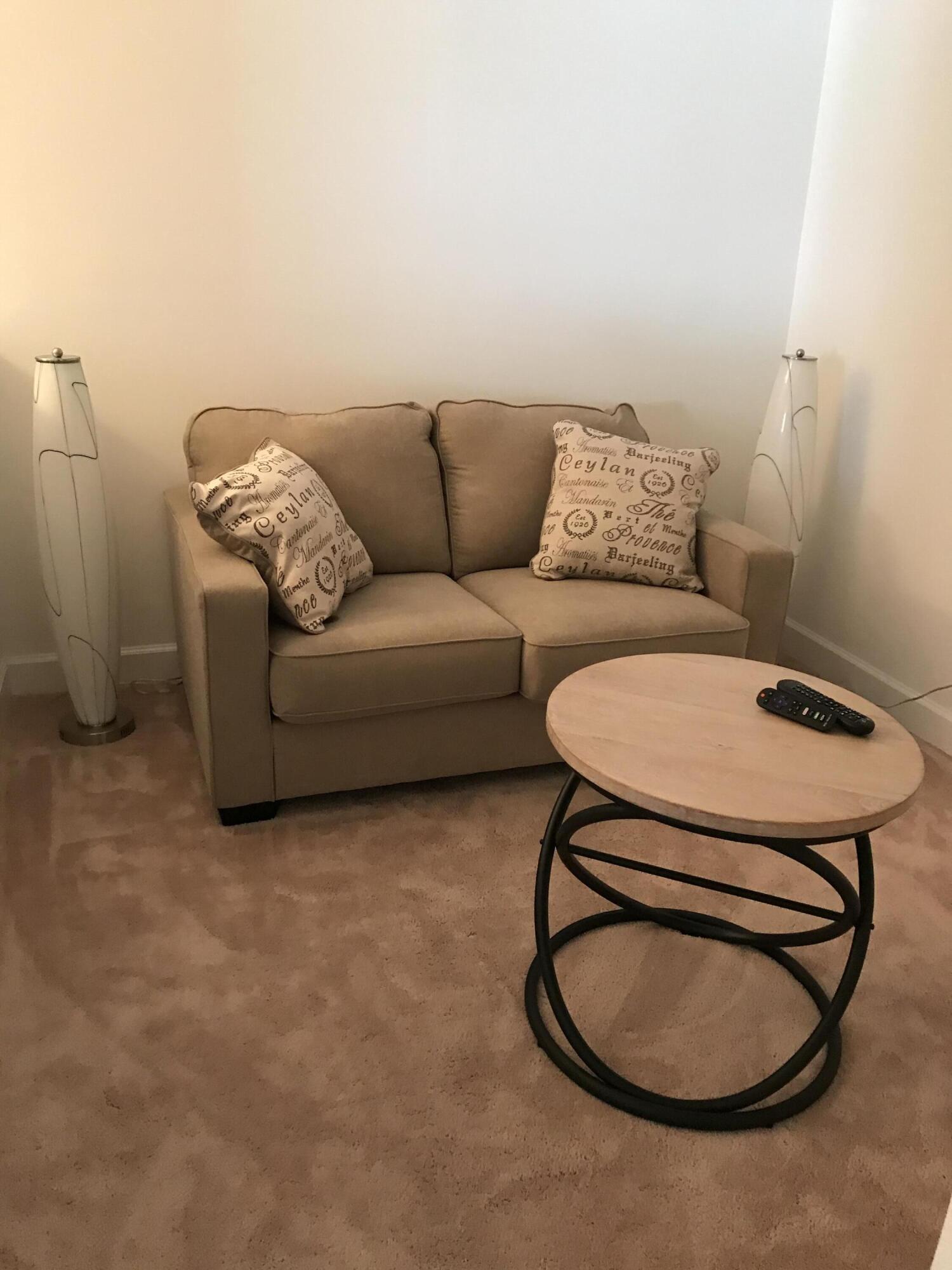 POINTE 100 CONDO - Residential Lease