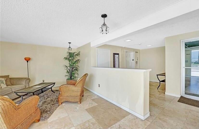 301 Croton Avenue 307