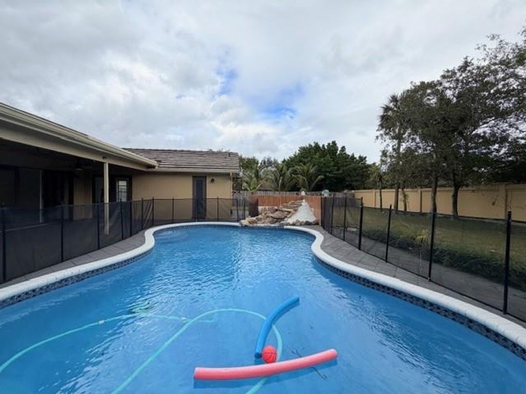 Photo of 1712 NW 91st Avenue, Plantation, FL 33322 (MLS # F10548330)