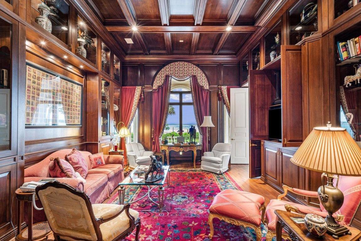 SAILFISH POINT - Residential